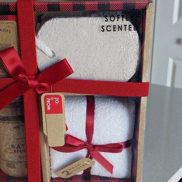 Mistletoe Farms 6 Piece French Vanilla Spa Gift Set New in Box - Picture 2 of 11